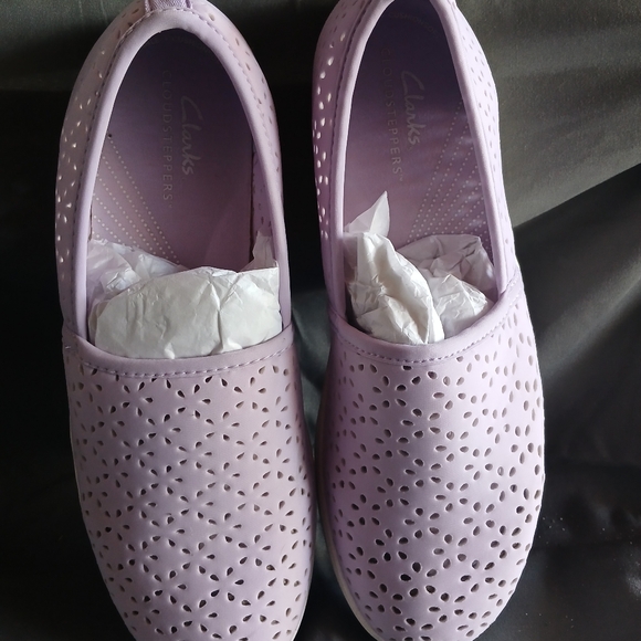 Clarks Women's Perforated Lavender Loafers - Picture 1 of 2